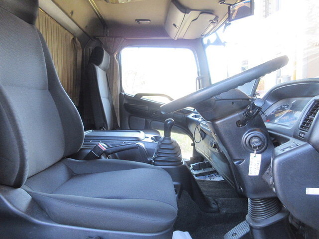 日野レンジャーアルミウイング中型（4t）[写真21]