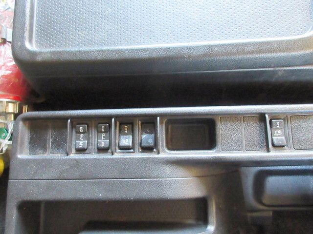 日野レンジャーアルミウイング中型（4t）[写真27]