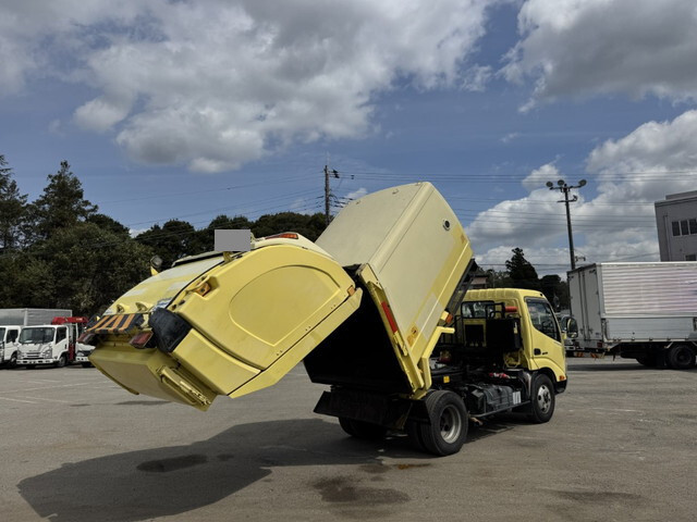 日野デュトロパッカー車（塵芥車）小型（2t・3t）[写真17]