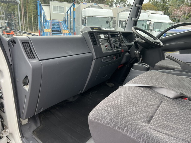 いすゞエルフ冷凍車（冷蔵車）小型（2t・3t）[写真12]