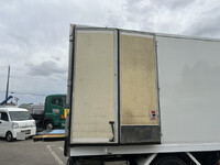 いすゞエルフ冷凍車（冷蔵車）小型（2t・3t）[写真18]