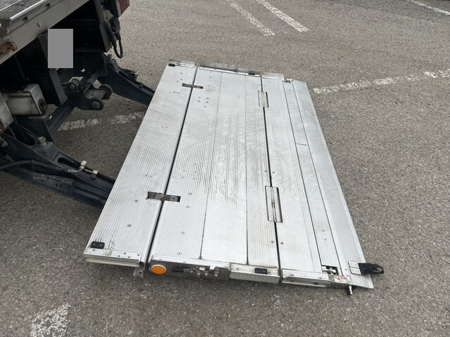 いすゞエルフ冷凍車（冷蔵車）小型（2t・3t）[写真20]