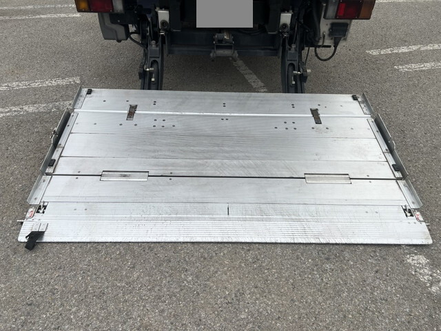 いすゞエルフ冷凍車（冷蔵車）小型（2t・3t）[写真22]