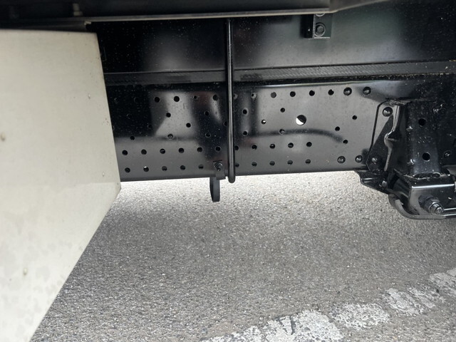 いすゞエルフ冷凍車（冷蔵車）小型（2t・3t）[写真28]