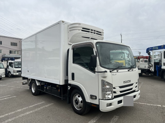 いすゞエルフ冷凍車（冷蔵車）小型（2t・3t）[写真03]