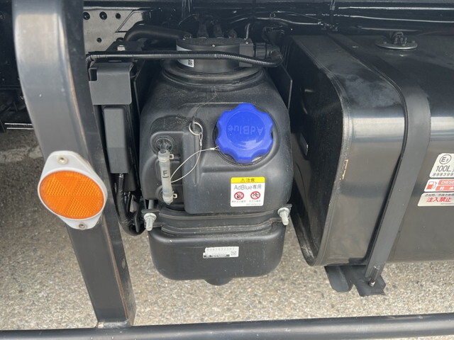 いすゞエルフ冷凍車（冷蔵車）小型（2t・3t）[写真33]