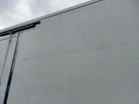 いすゞエルフ冷凍車（冷蔵車）小型（2t・3t）[写真38]