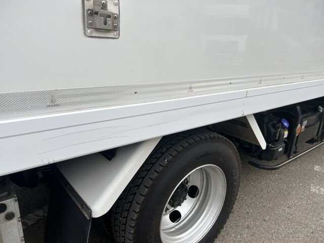 いすゞエルフ冷凍車（冷蔵車）小型（2t・3t）[写真40]