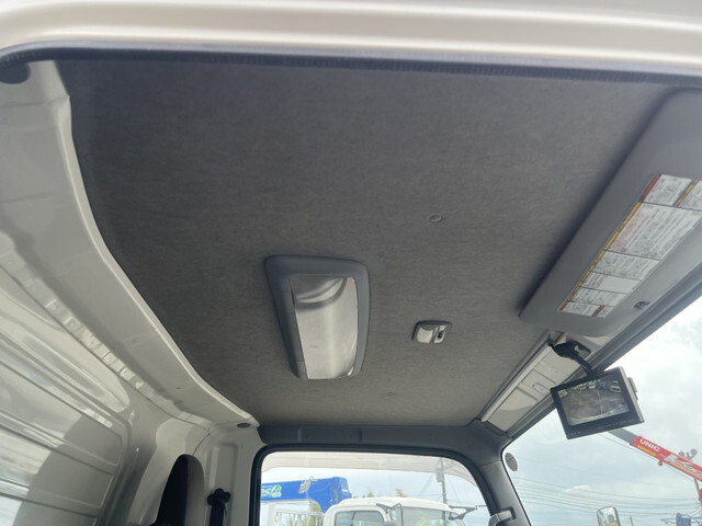 いすゞエルフ冷凍車（冷蔵車）小型（2t・3t）[写真06]