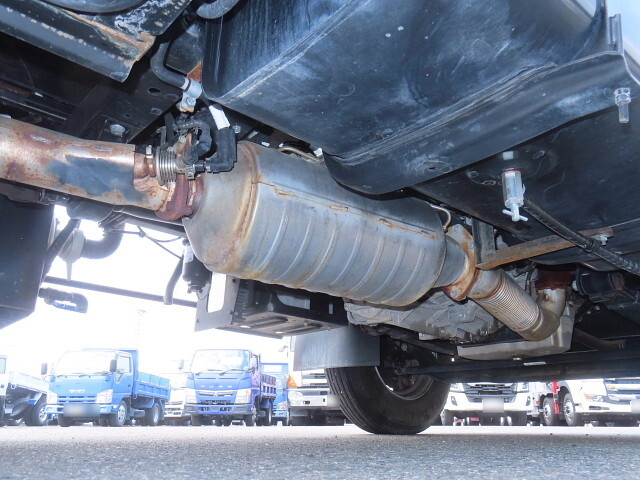 三菱ふそうキャンター散水車小型（2t・3t）[写真11]