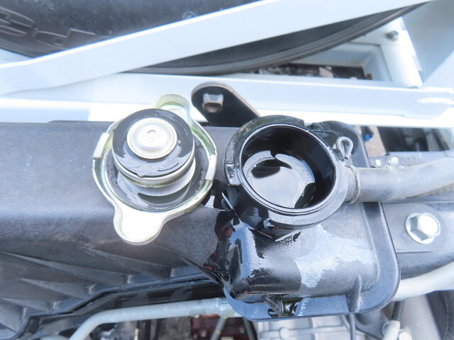 三菱ふそうキャンター散水車小型（2t・3t）[写真16]