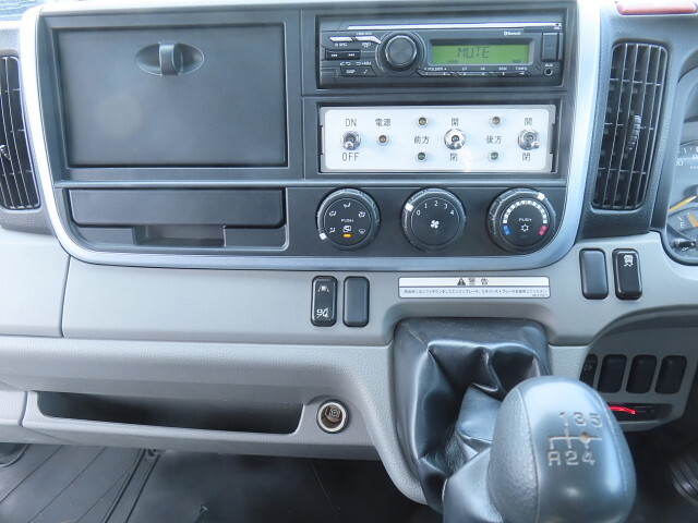 三菱ふそうキャンター散水車小型（2t・3t）[写真21]