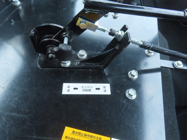 三菱ふそうキャンター散水車小型（2t・3t）[写真23]