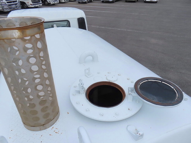 三菱ふそうキャンター散水車小型（2t・3t）[写真28]