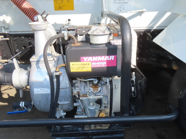 三菱ふそうキャンター散水車小型（2t・3t）[写真38]