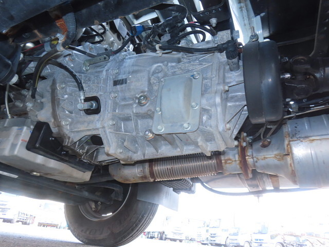 三菱ふそうキャンター散水車小型（2t・3t）[写真07]