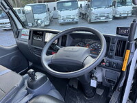 いすゞエルフ高所作業車小型（2t・3t）[写真24]