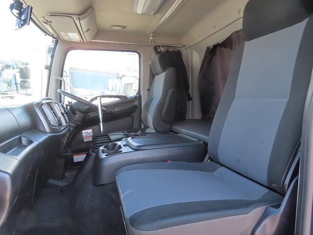 日野レンジャークレーン5段増トン（6t・8t）[写真20]