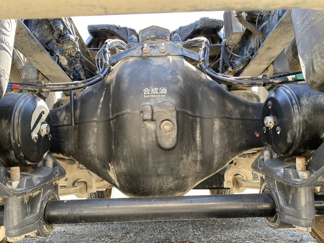 UDトラックスクオントレーラーヘッド（トラクターヘッド）大型（10t）[写真20]