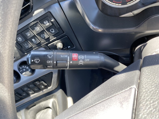 UDトラックスクオントレーラーヘッド（トラクターヘッド）大型（10t）[写真26]