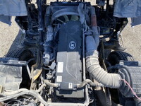 UDトラックスクオントレーラーヘッド（トラクターヘッド）大型（10t）[写真31]