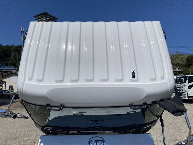 UDトラックスクオントレーラーヘッド（トラクターヘッド）大型（10t）[写真34]