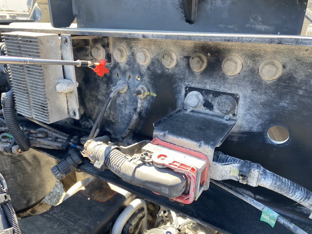 UDトラックスクオントレーラーヘッド（トラクターヘッド）大型（10t）[写真36]