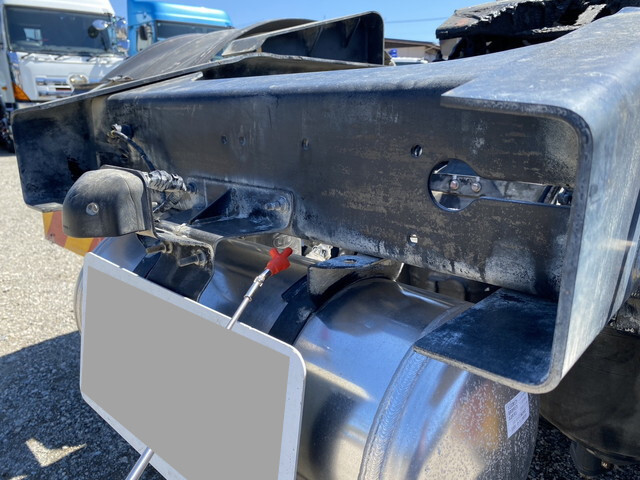 UDトラックスクオントレーラーヘッド（トラクターヘッド）大型（10t）[写真38]