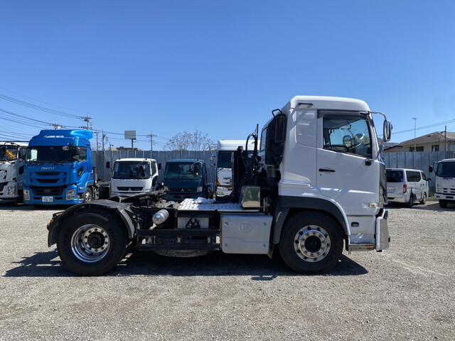 UDトラックスクオントレーラーヘッド（トラクターヘッド）大型（10t）[写真05]