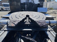 UDトラックスクオントレーラーヘッド（トラクターヘッド）大型（10t）[写真08]