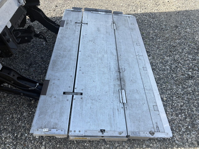 日野デュトロアルミバン小型（2t・3t）[写真10]