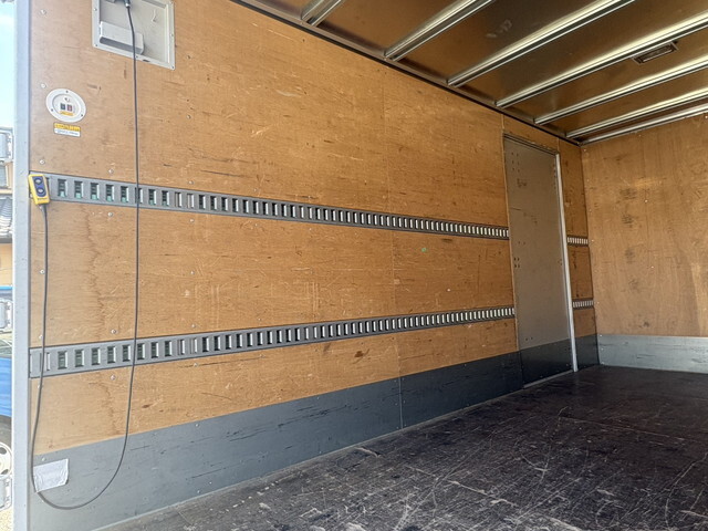 日野デュトロアルミバン小型（2t・3t）[写真12]