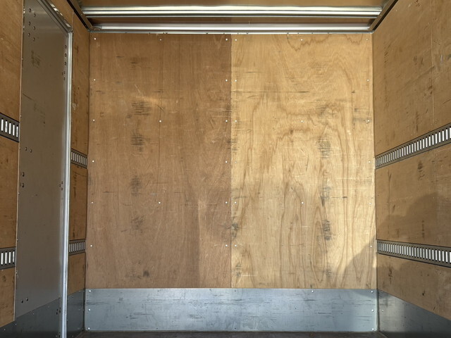 日野デュトロアルミバン小型（2t・3t）[写真15]