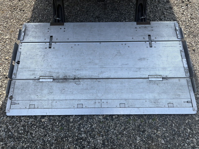 日野デュトロアルミバン小型（2t・3t）[写真09]