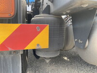 UDトラックスクオントレーラーヘッド（トラクターヘッド）大型（10t）[写真14]