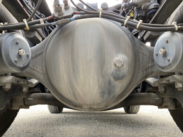 UDトラックスクオントレーラーヘッド（トラクターヘッド）大型（10t）[写真17]