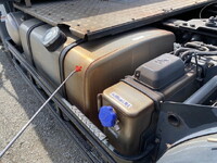 UDトラックスクオントレーラーヘッド（トラクターヘッド）大型（10t）[写真36]