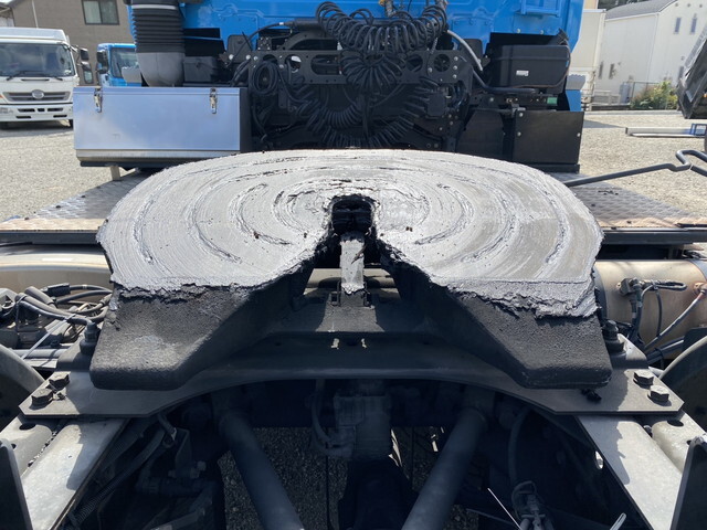 UDトラックスクオントレーラーヘッド（トラクターヘッド）大型（10t）[写真09]