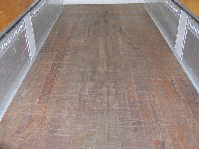 UDトラックスコンドルアルミウイング増トン（6t・8t）[写真14]