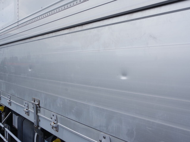 UDトラックスコンドルアルミウイング増トン（6t・8t）[写真23]