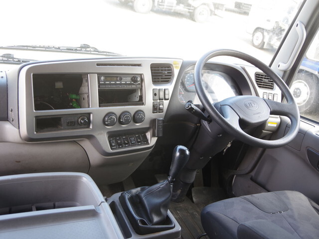 UDトラックスコンドルアルミウイング増トン（6t・8t）[写真30]