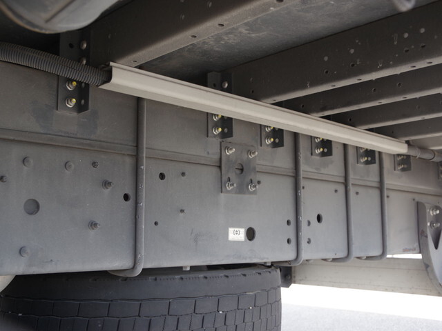 UDトラックスコンドルアルミウイング増トン（6t・8t）[写真07]