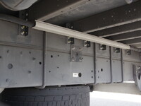 UDトラックスコンドルアルミウイング増トン（6t・8t）[写真08]