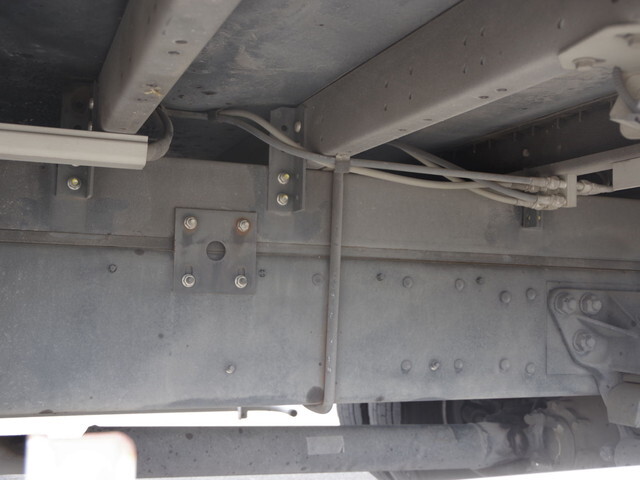 UDトラックスコンドルアルミウイング増トン（6t・8t）[写真08]