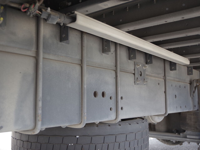 UDトラックスコンドルアルミウイング増トン（6t・8t）[写真09]