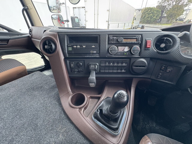 日野プロフィアアルミブロック大型（10t）[写真13]