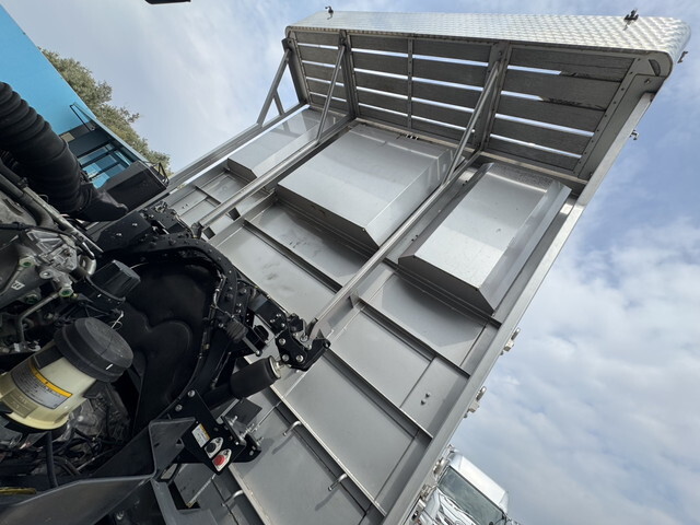 日野プロフィアアルミブロック大型（10t）[写真16]