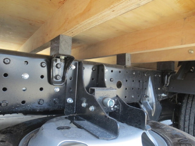 三菱ふそうキャンター平ボディ小型（2t・3t）[写真11]