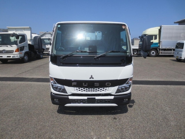 三菱ふそうキャンター平ボディ小型（2t・3t）[写真05]