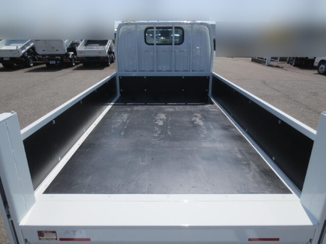 三菱ふそうキャンター平ボディ小型（2t・3t）[写真09]